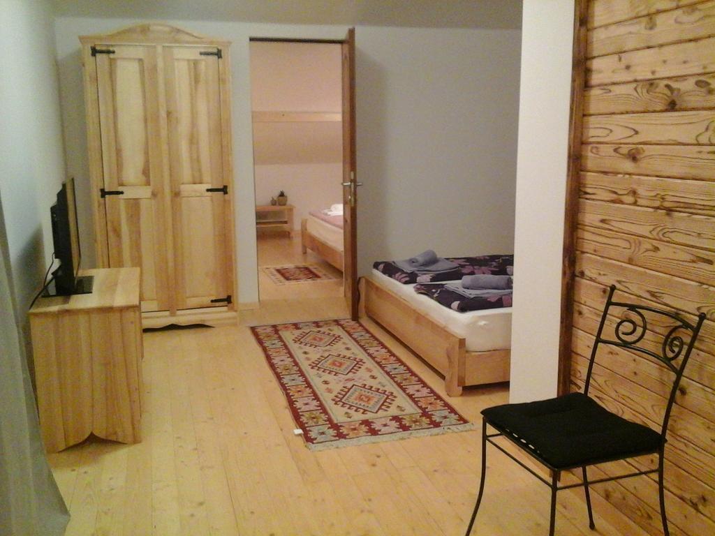 Landhaus Bed&Breakfast Vişeu de Sus Habitación foto